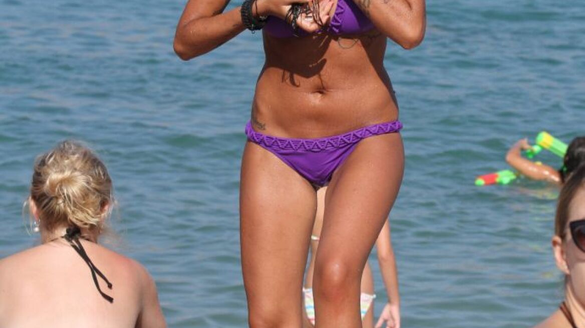 Βιβή Τσιάμη: Το αποκαλυπτικό μπικίνι της κοπέλας του Πρίντεζη