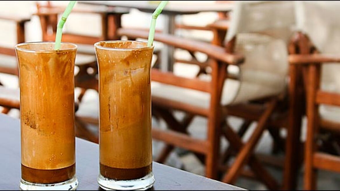 Οι άνω των 55 δεν κινδυνεύουν από τους πολλούς καφέδες