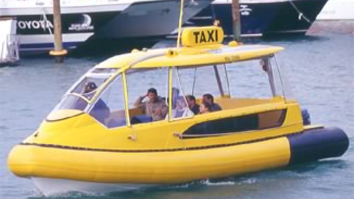 Θαλάσσιο ταξί συγκρούστηκε με βοηθητική λέμβο στο Πόρτο Χέλι