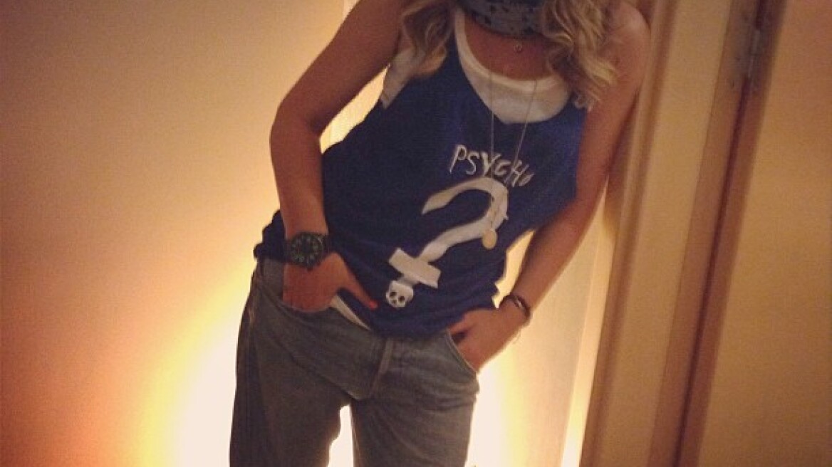 Όταν η Ναταλία Γερμανού ποζάρει με τα ρούχα του συντρόφου της 