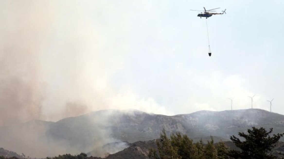 Φωτιά σε απόκρημνο σημείο στον Όλυμπο