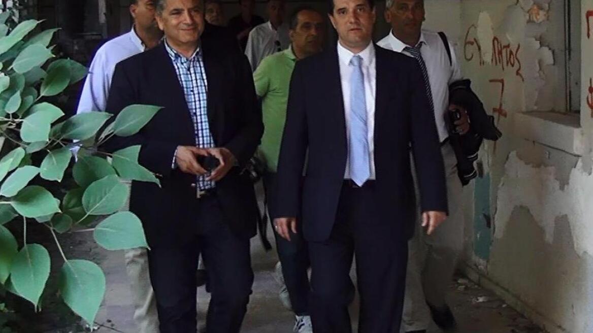 «Ανακωχή» Άδωνι - γιατρών για τη συνταγογράφηση στον ΕΟΠΥΥ