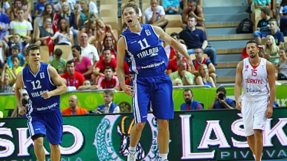 Ευρωμπάσκετ: Οι «ψαράδες» έκαναν την έκπληξη κερδίζοντας 61-55 την Τουρκία 