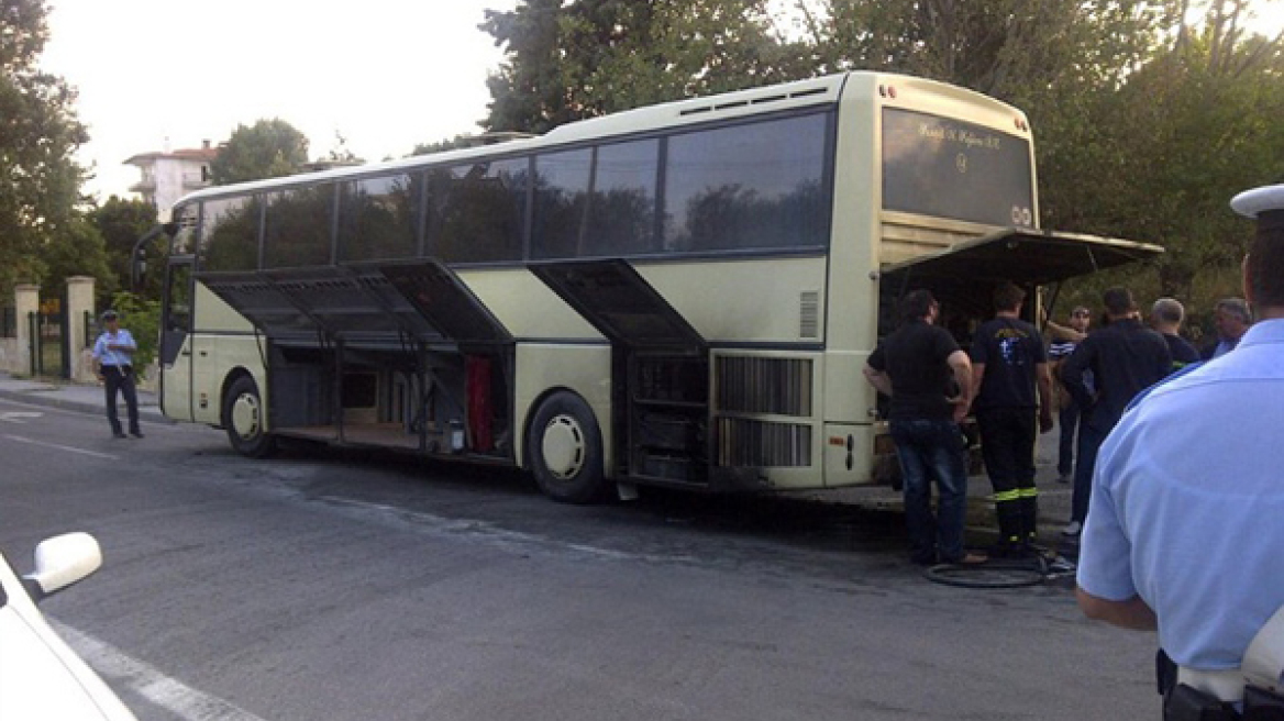 Φθιώτιδα: Φωτιά σε λεωφορείο του ΚΤΕΛ στην εθνική οδό