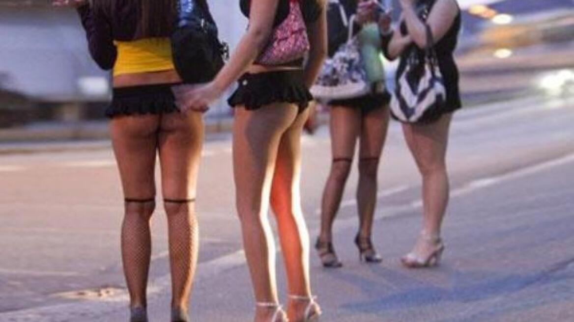 Πάτρα: Αλλοδαπές ιερόδουλες έκαναν σεξ με πελάτες σε δημόσια θέα!