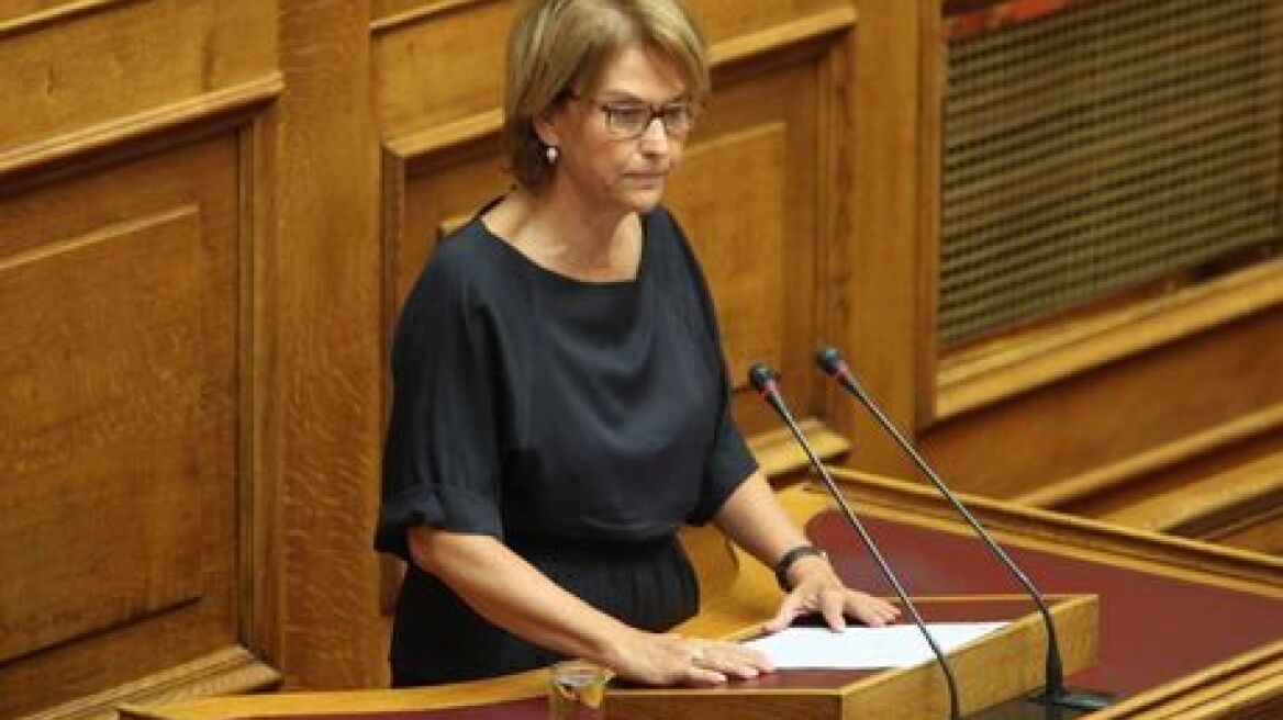 Μην ασχολείσαι με τη θρησκεία μας, λέει το υπουργείο Παιδείας στη Ρεπούση