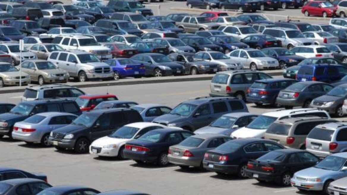 «Καθίζηση» στην αγορά αυτοκινήτων και μοτοσικλετών