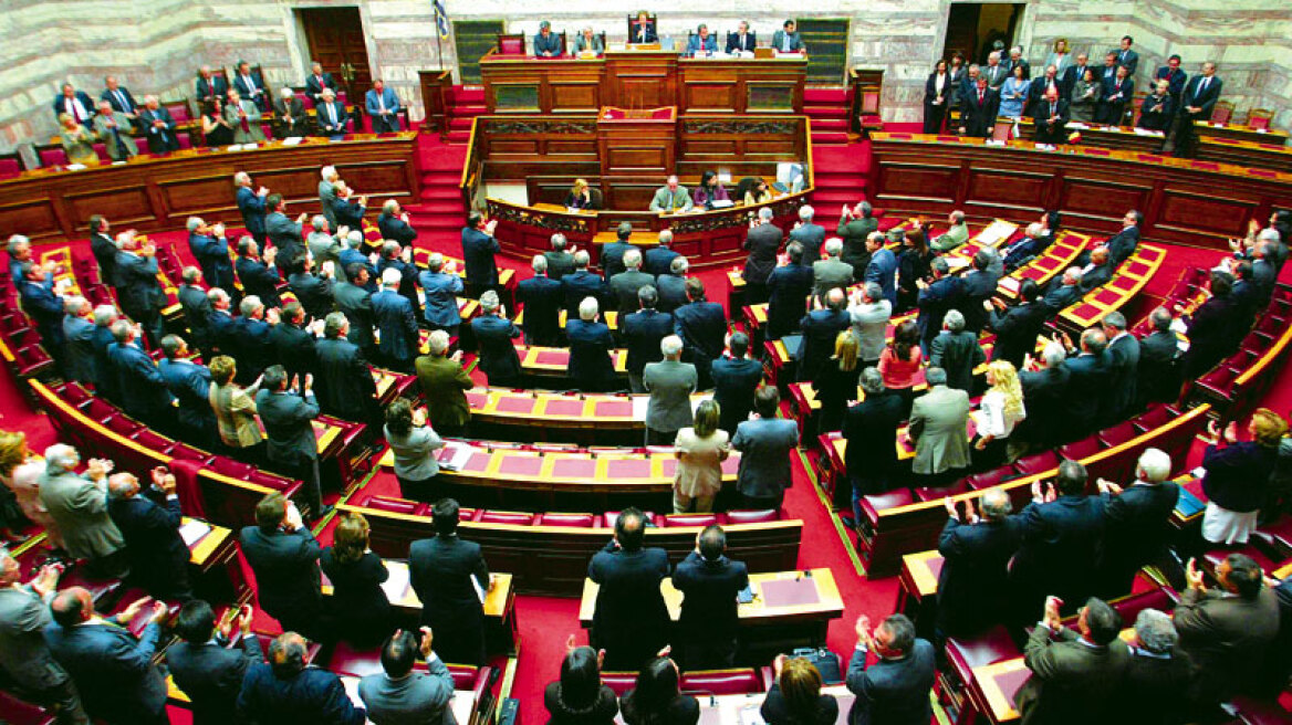 Στα 2.183 ευρώ η σύνταξη των πρώην βουλευτών και ευρωβουλευτών