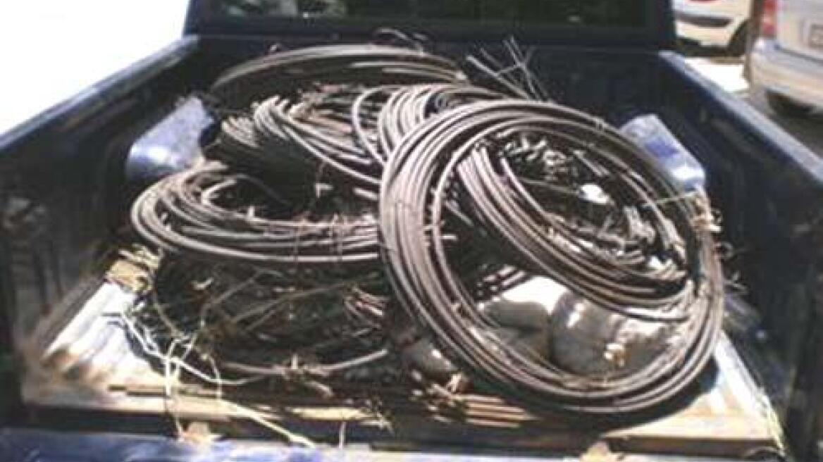 «Κυνηγοί» μετάλλων κλεβαν ακόμη και... ανθοστήλες!