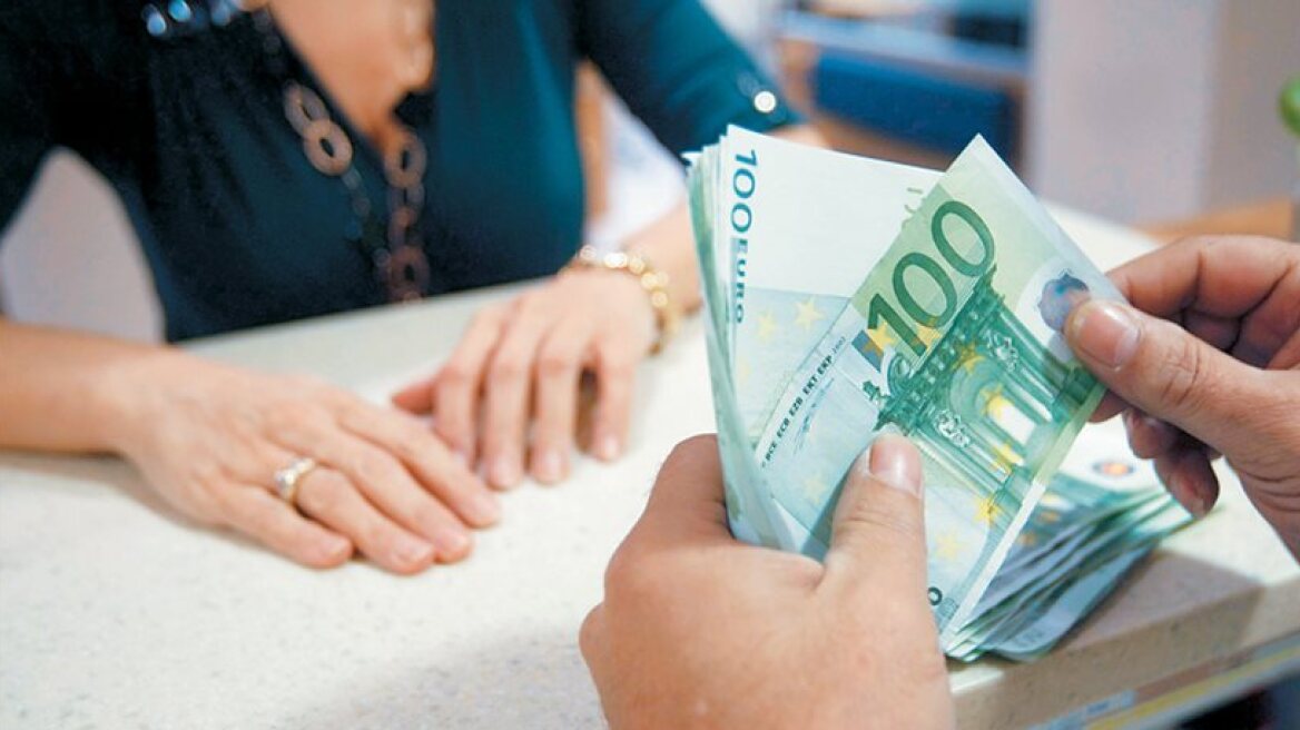Ποινικοποιείται και πάλι το "ευχαριστήριο δώρο" προς τους δημοσίους υπαλλήλους 