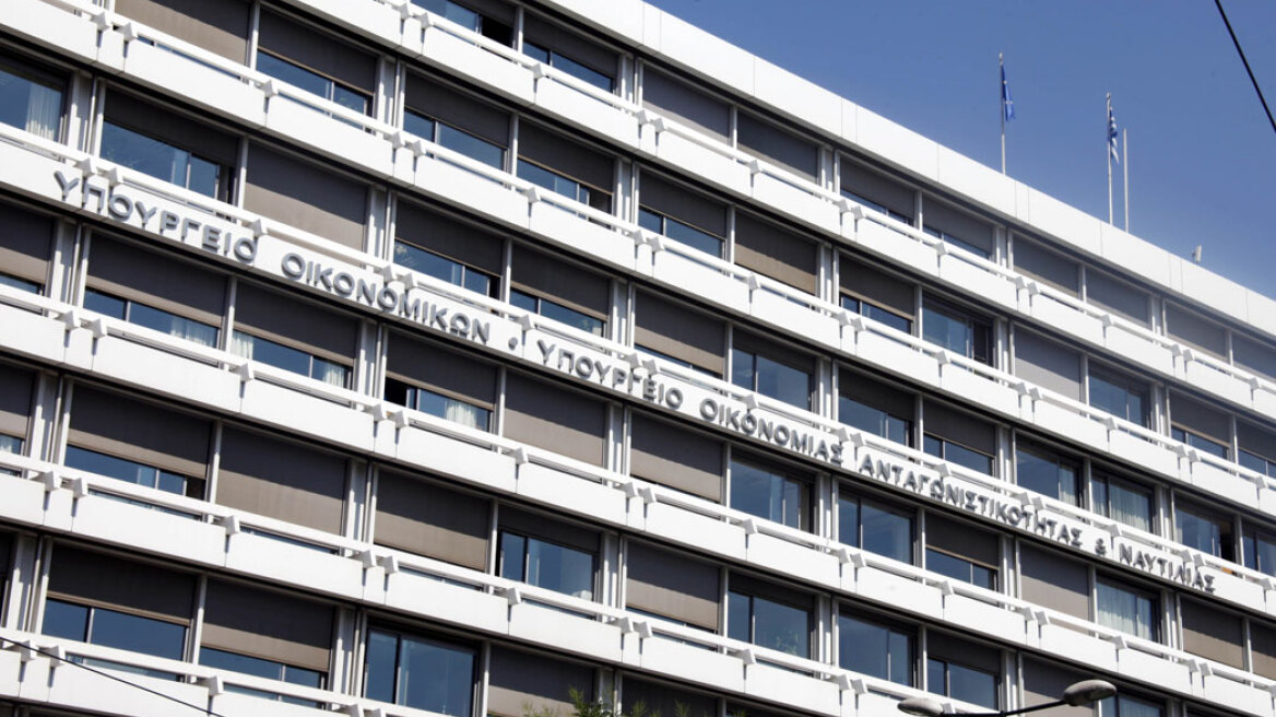 Αγώνας δρόμου για να «κλειδώσουν» φόροι και εκτέλεση προϋπολογισμού 