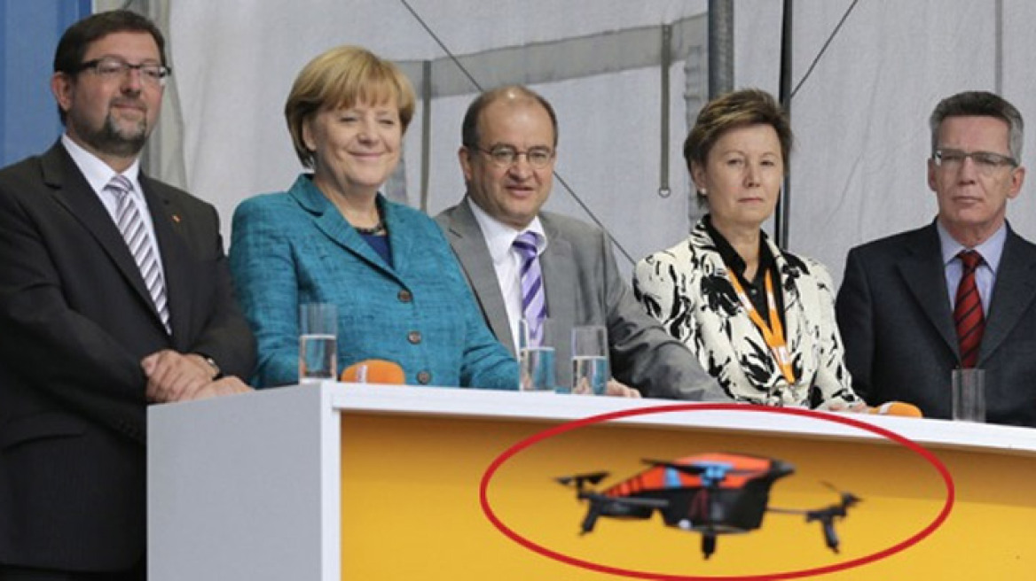 Αεροπλάνο των «Πειρατών» στα... πόδια της Μέρκελ 