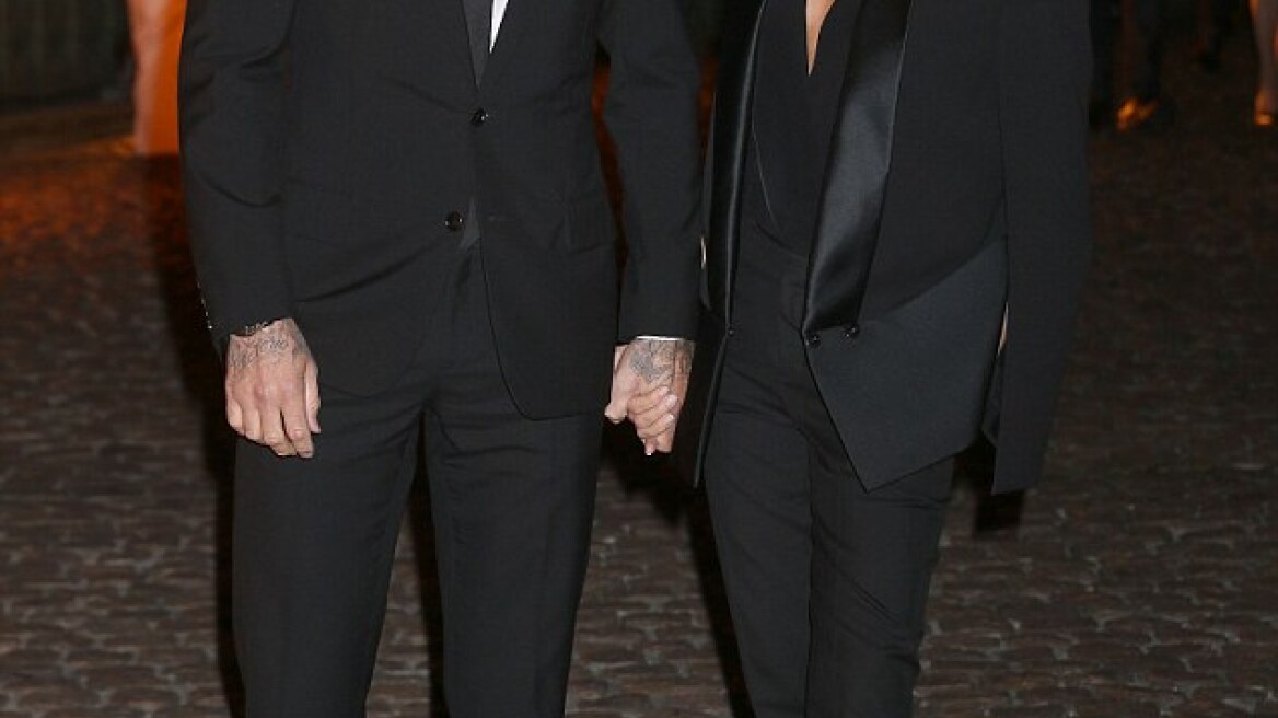 Ο David Beckham έχει τη Victoria στο… χέρι