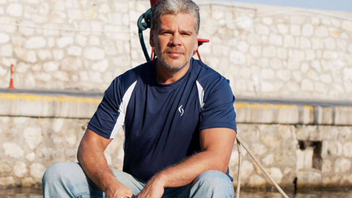 Νίκος Γρίτσης: O «μπράβος» που έγινε στιχουργός