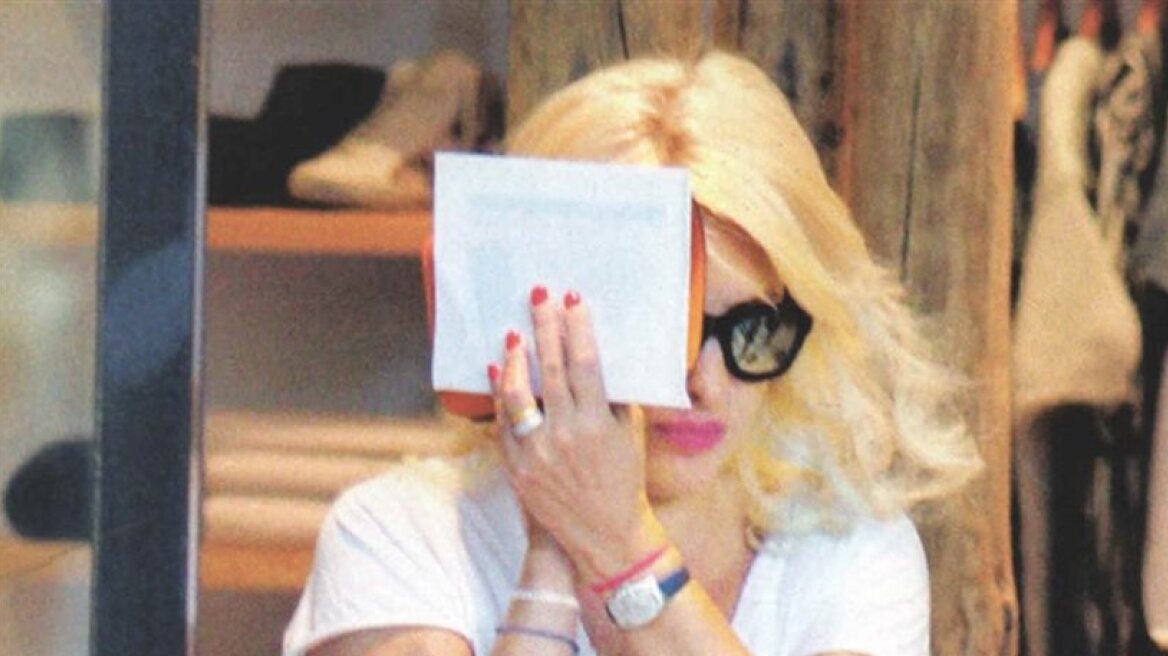 Αρραβωνιάστηκε τελικά η Ελένη Μενεγάκη;