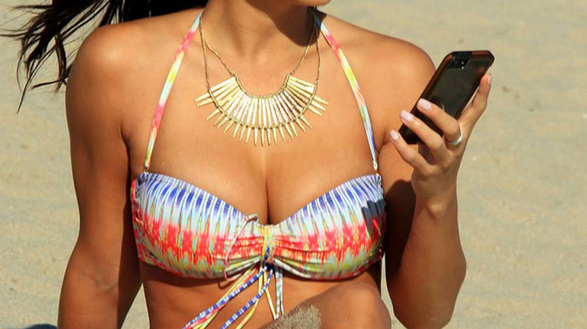 Arianny Celeste: Σέξι πόζες από ένα ring girl