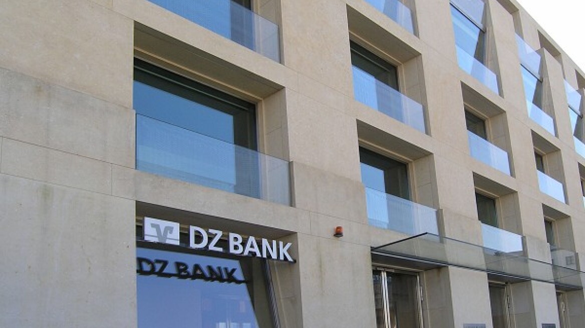 Η γερμανική τράπεζα DZ εκτιμά ότι το ελληνικό χρέος δεν είναι βιώσιμο