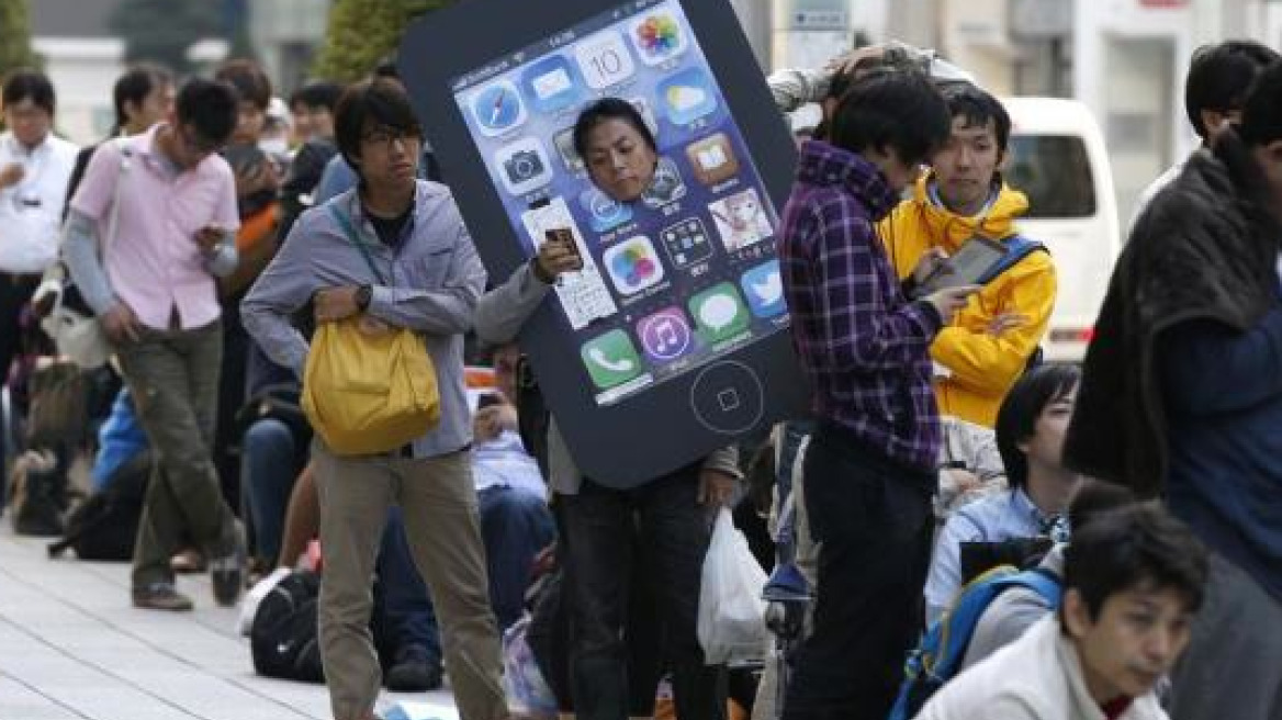 Παροξυσμός σε ΗΠΑ, Βρετανία και Ιαπωνία για τα νέα iPhone