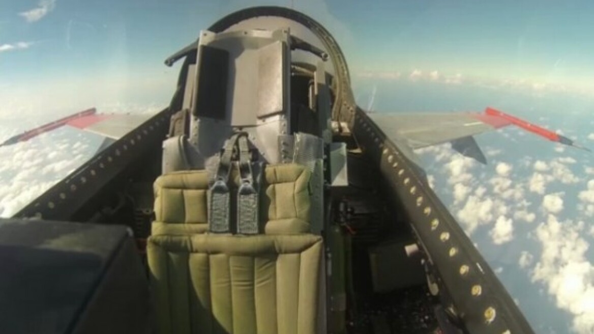 Βίντεο: Δείτε F-16 να εκτελεί ακροβατικά χωρίς πιλότο