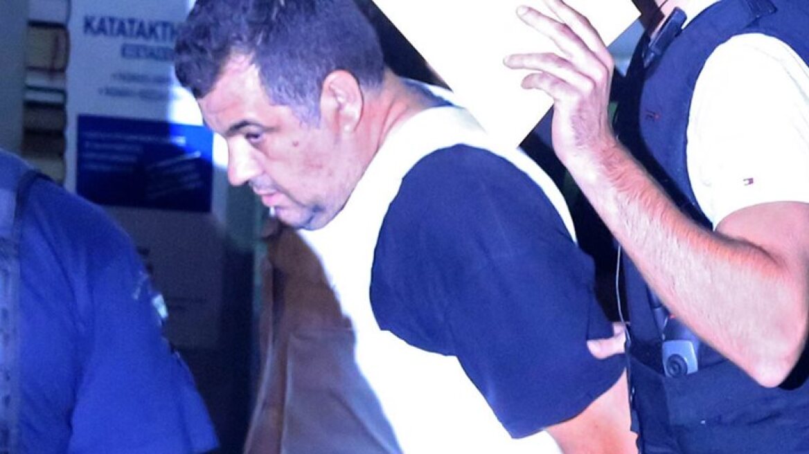 Φοβάμαι για τη ζωή του άντρα μου, λέει η σύζυγος του Ρουπακιά