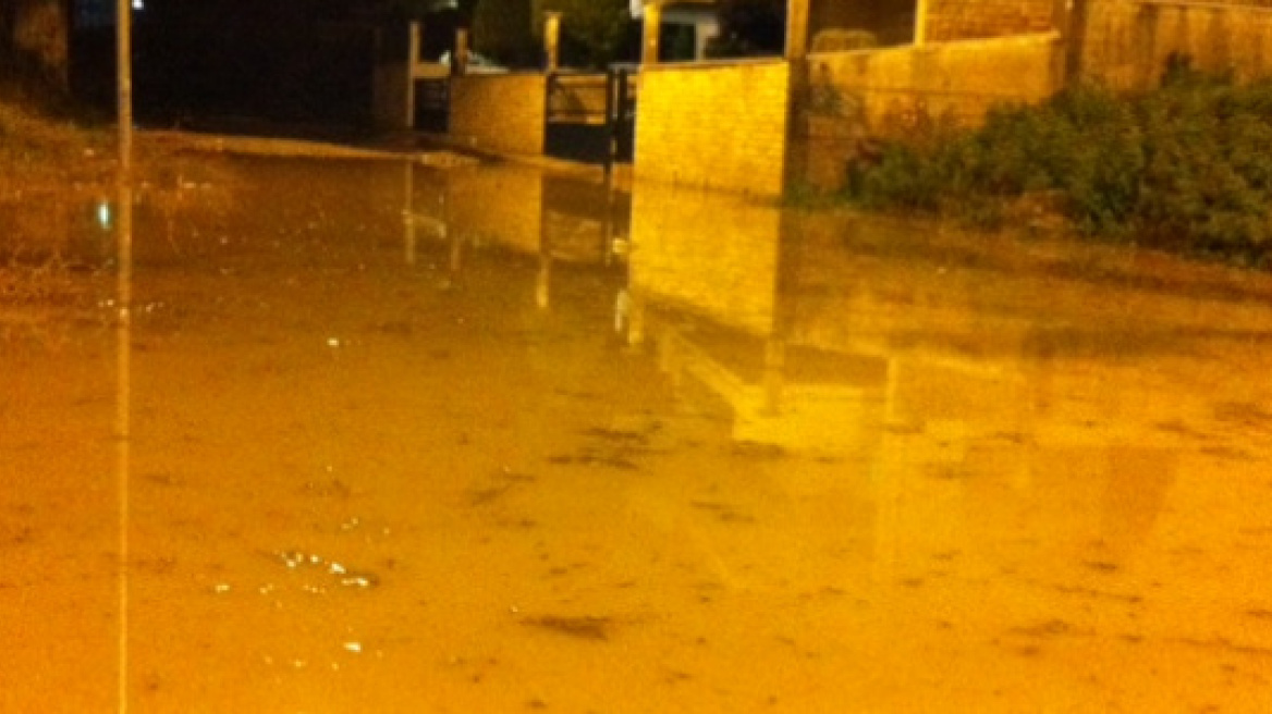 Προβλήματα από τη νεροποντή στο Αγρίνιο