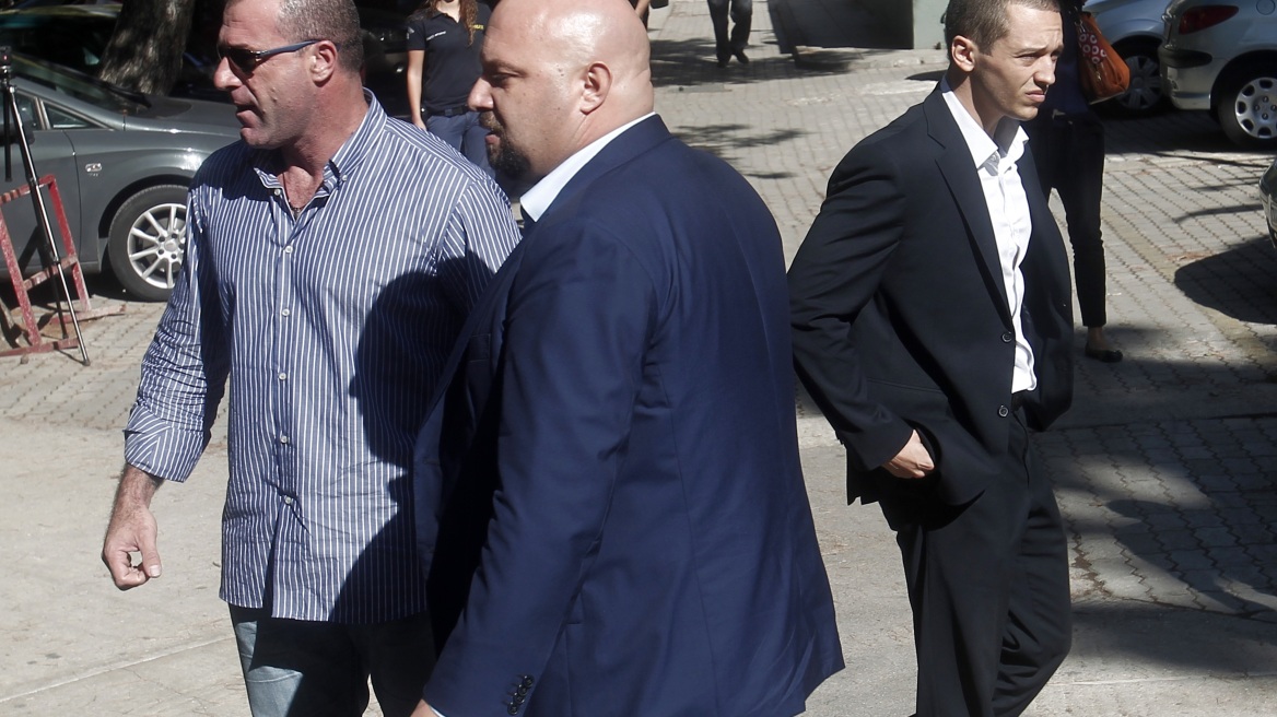 Παραμένουν κατηγορούμενοι οι τρεις βουλευτές, «υπενθυμίζουν» δικαστικές πηγές