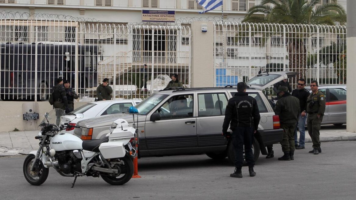 Σε γειτονικά κελιά με τη 17Ν ο Μιχαλολιάκος και ο Λαγός 