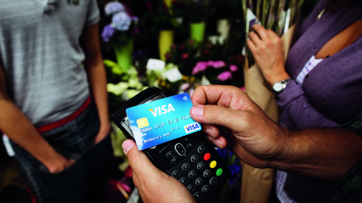 Εξαπλάσια αύξηση της δαπάνης με κάρτες ανέπαφων πληρωμών