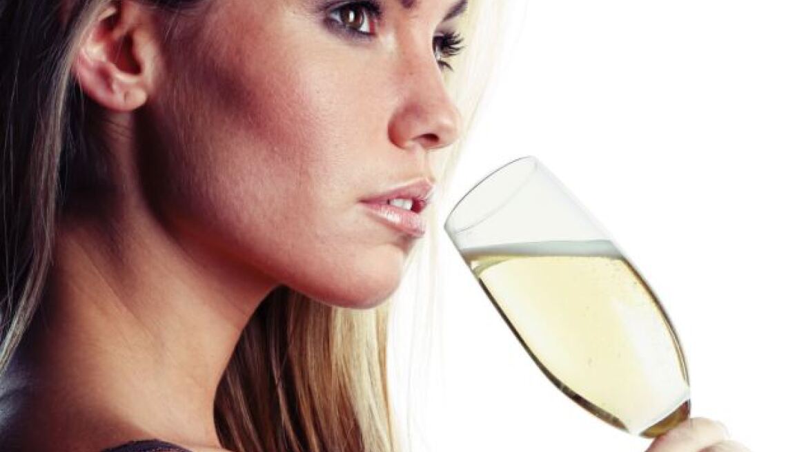 Βάλτε σαμπάνια στο πρόσωπό σας και... εξαφανίστε τις ρυτίδες!