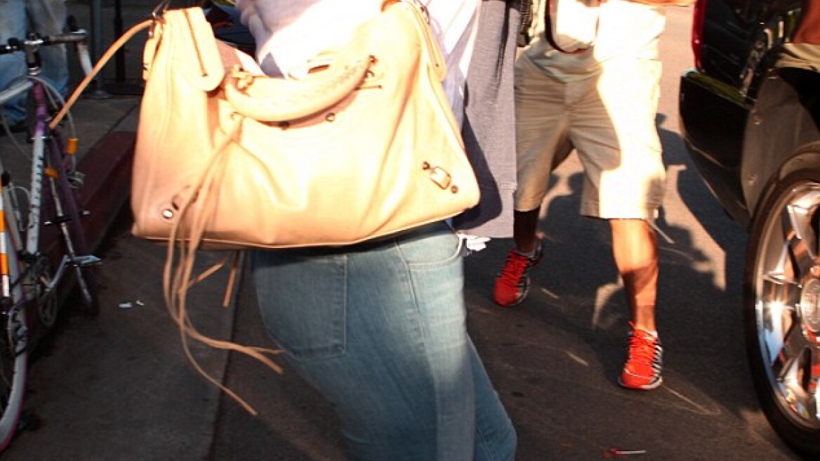 Γιατί κρύβεται η Kim Kardashian;