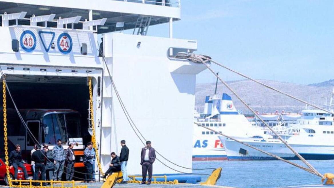 Η τρόικα ζητάει πλήρη απελευθέρωση της ακτοπλοΐας