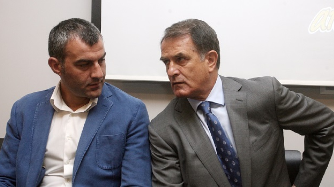 Τετ-α-τετ Μπάγεβιτς με Δέλλα μετά τη «λευκή» ισοπαλία κόντρα στον ΑΟ Περιστερίου