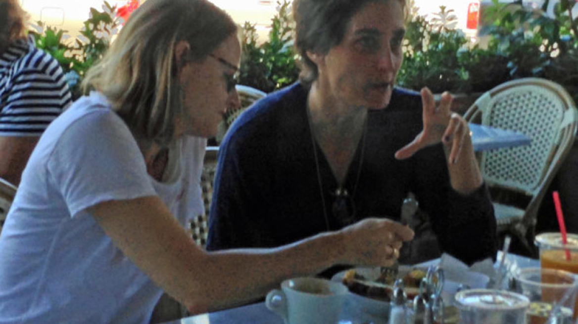  Η Jodie Foster βγήκε έξω με την κοπέλα της