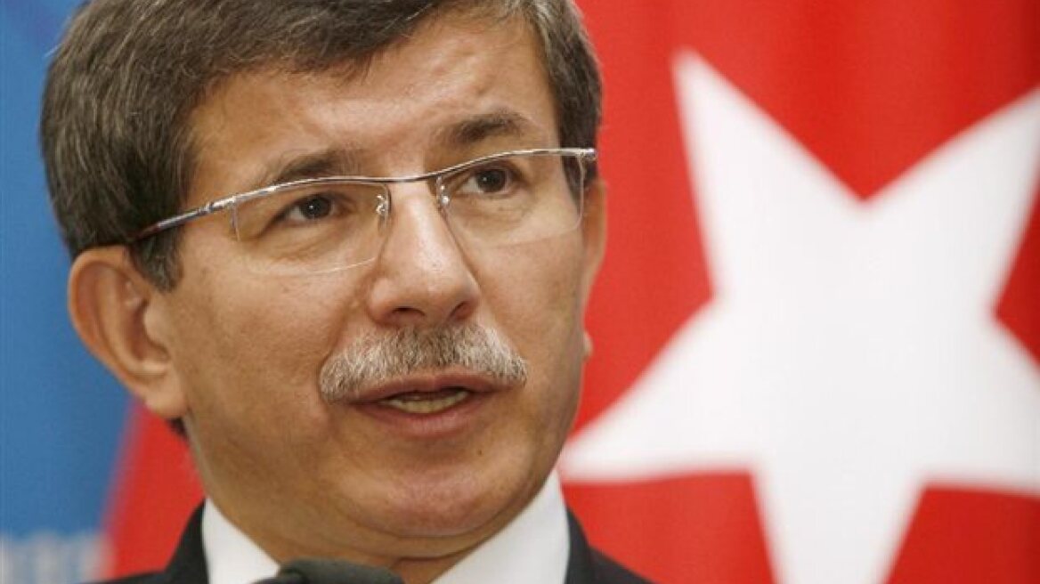 Νταβούτογλου: Χρειάζεται ισχυρή πολιτική βούληση για να υπάρξει ειρήνη στην Κύπρο