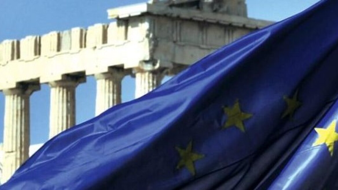 FT: Θερμή υποδοχή των ελληνικών τραπεζών από τους επενδυτές