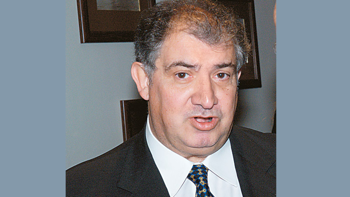 Λου Κολλάκης: Ο φιλάνθρωπος εφοπλιστής παίζει για τον «Αστέρα»