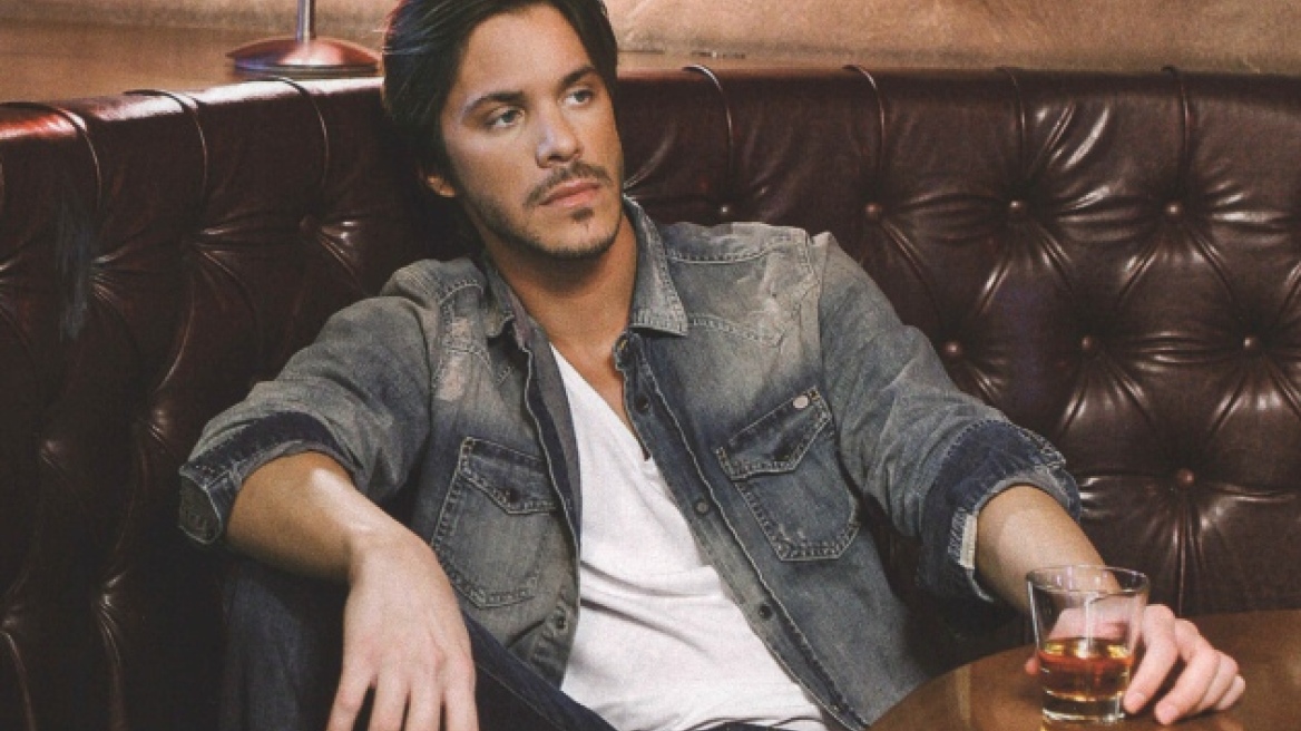 Νίκος Οικονομόπουλος: «Με λένε αδερφή οι αδερφές»