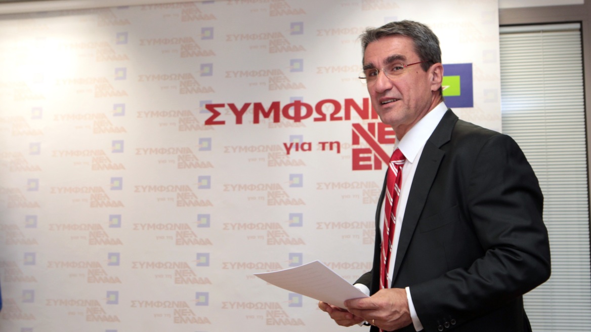 Λοβέρδος: Κόμμα-εκκρεμές το ΠΑΣΟΚ
