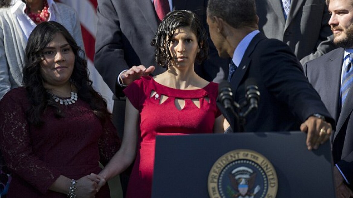 Ποια είναι η έγκυος που έπεσε ημιλιπόθυμη στα χέρια του Ομπάμα