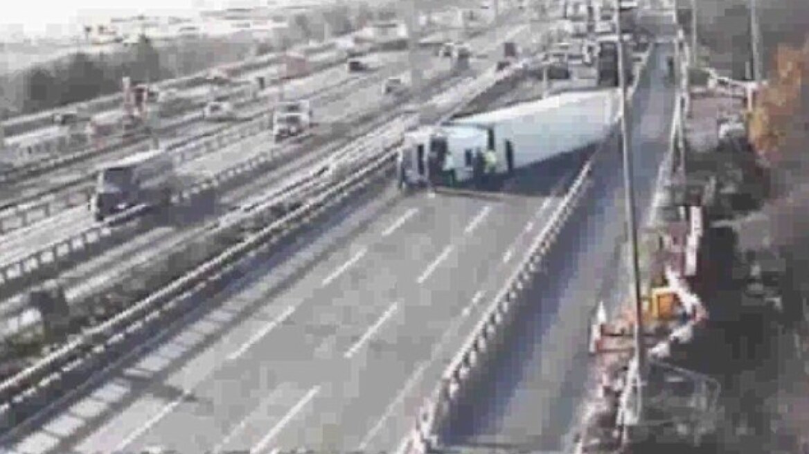 Τροχαία ατυχήματα σε αυτοκινητόδρομους - Σοκαριστικό βίντεο  