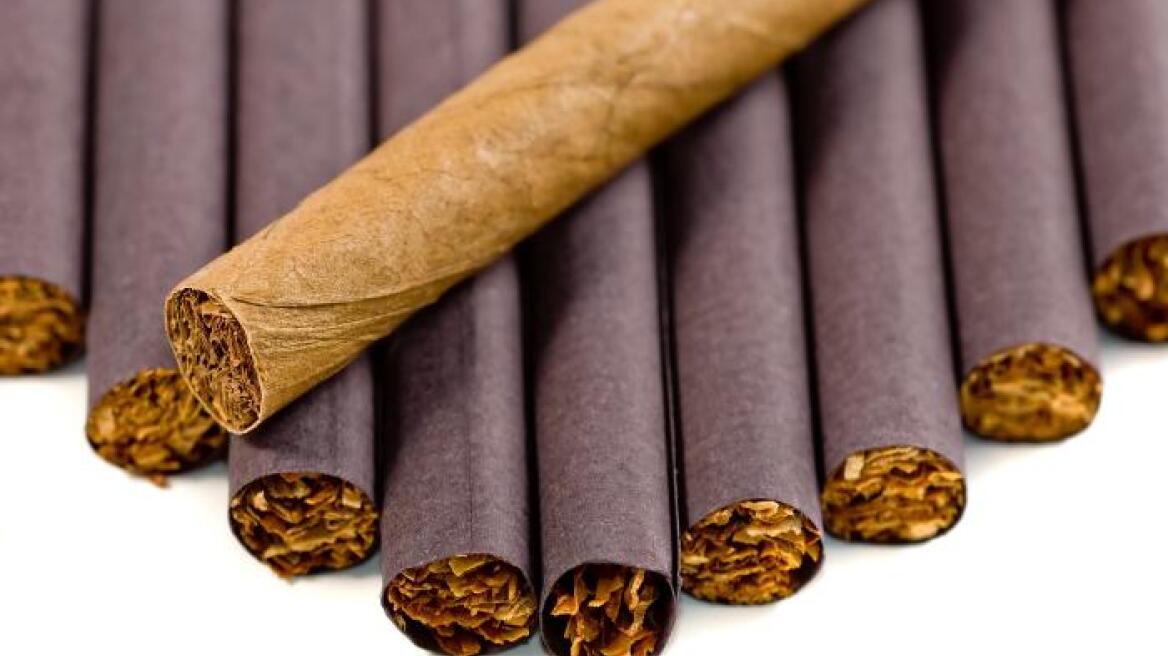Αυξάνει ο φόρος κατανάλωσης στα στριφτά τσιγάρα και τα πούρα