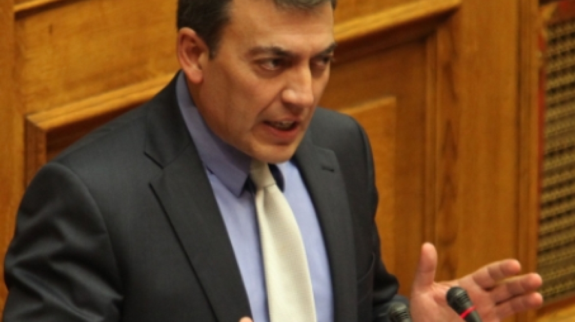 Βρούτσης: Περικοπές σε επικουρικές και εφάπαξ από το 2014