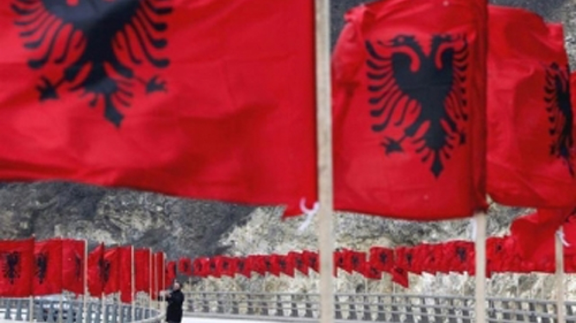 Η Αλβανία θα μειώσει τον αριθμό των ενόπλων δυνάμεων 