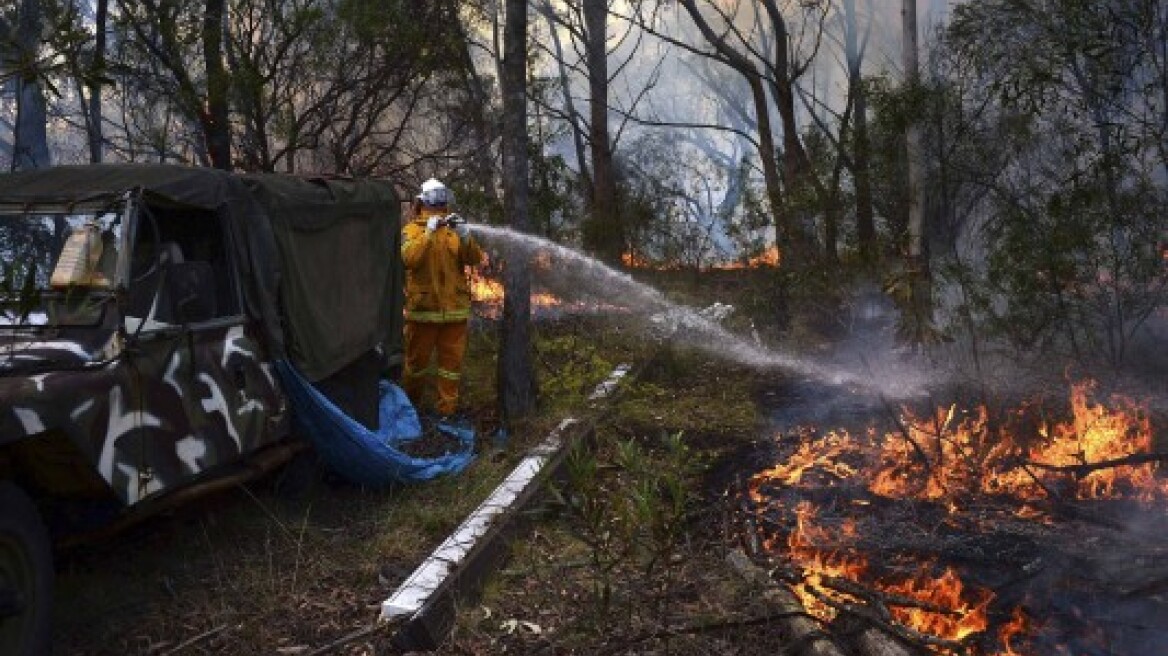 Αυστραλία: Μετρούν τις πληγές τους οι κάτοικοι στα Γαλάζια Όρη 