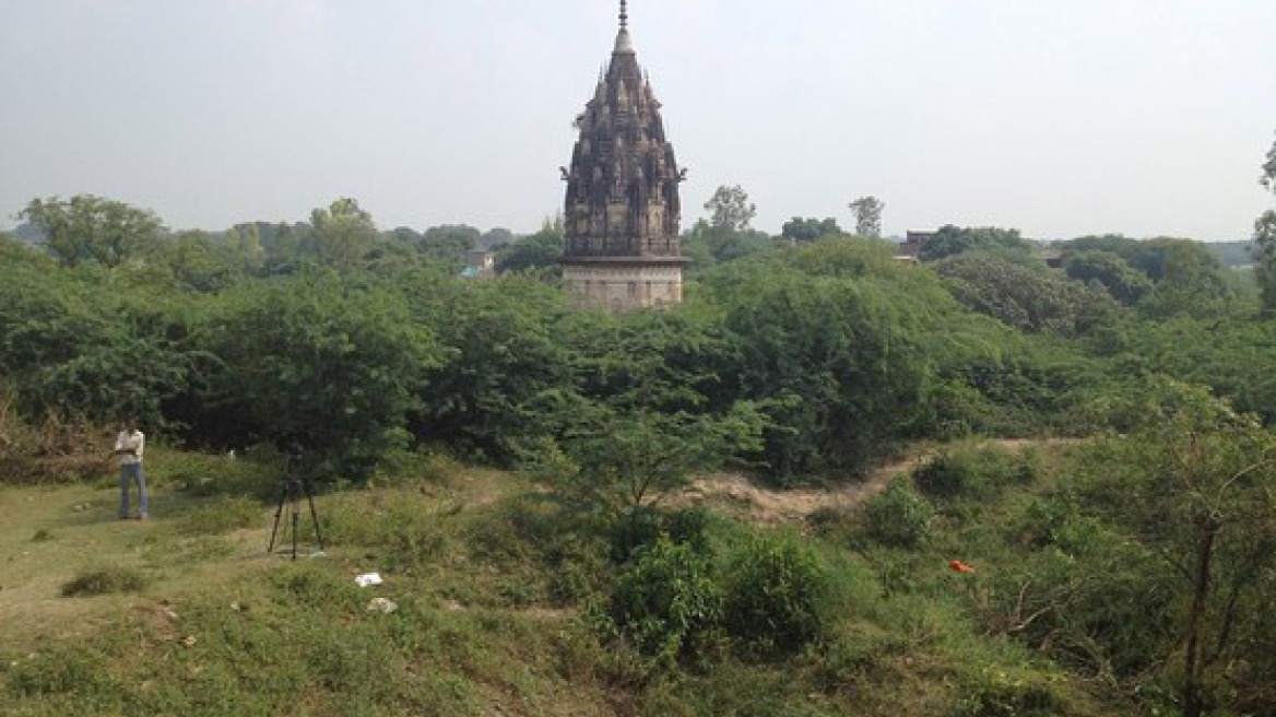 Ινδία: Το φάντασμα, ο γκουρού και τα 40 δισ. δολάρια