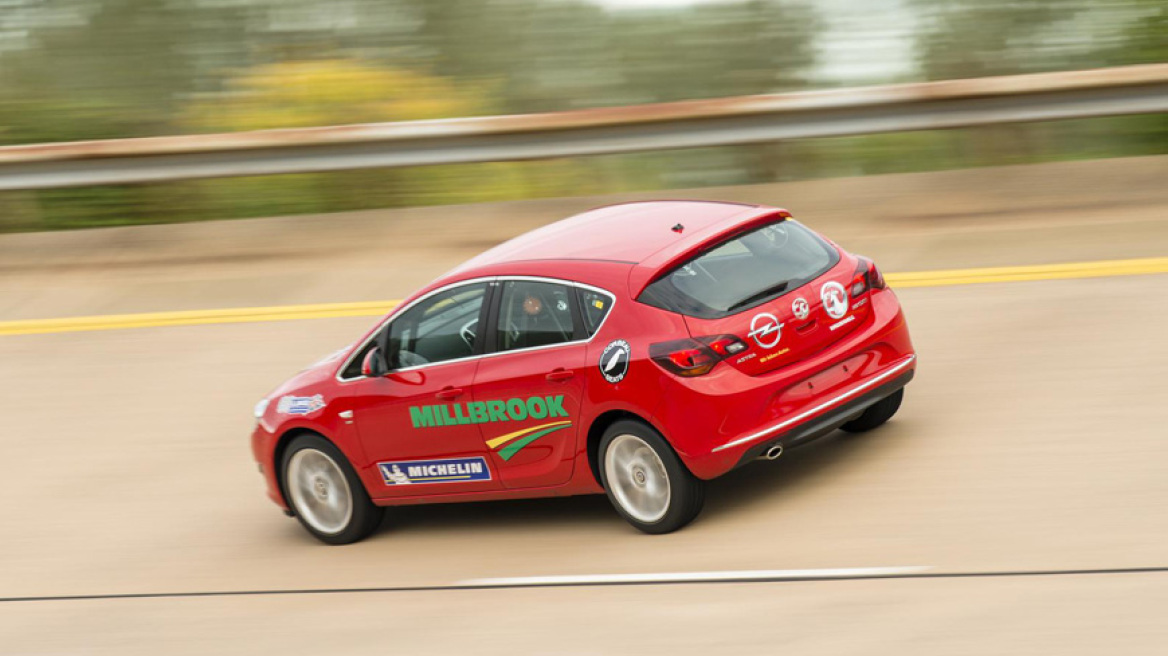 Video: Ρεκόρ ταχύτητας επί 24 ώρες για το Opel Astra