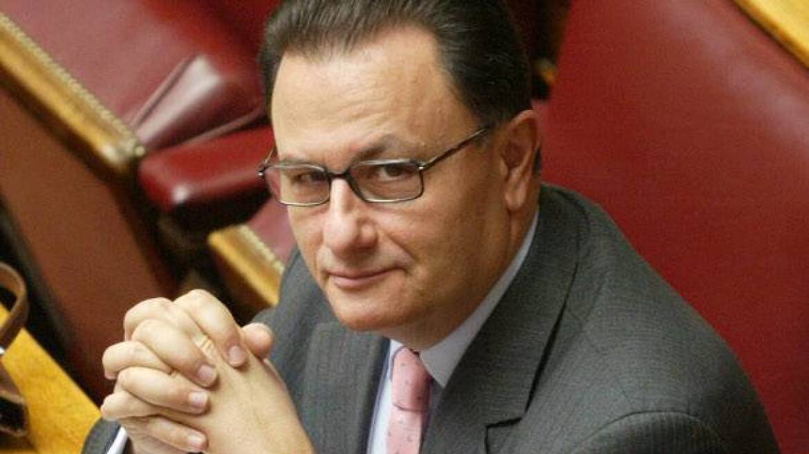 Κινηματογραφιστές κατά Παναγιωτόπουλου: «Φέρεστε με τη λογική του Μαυρογιαλούρου!»