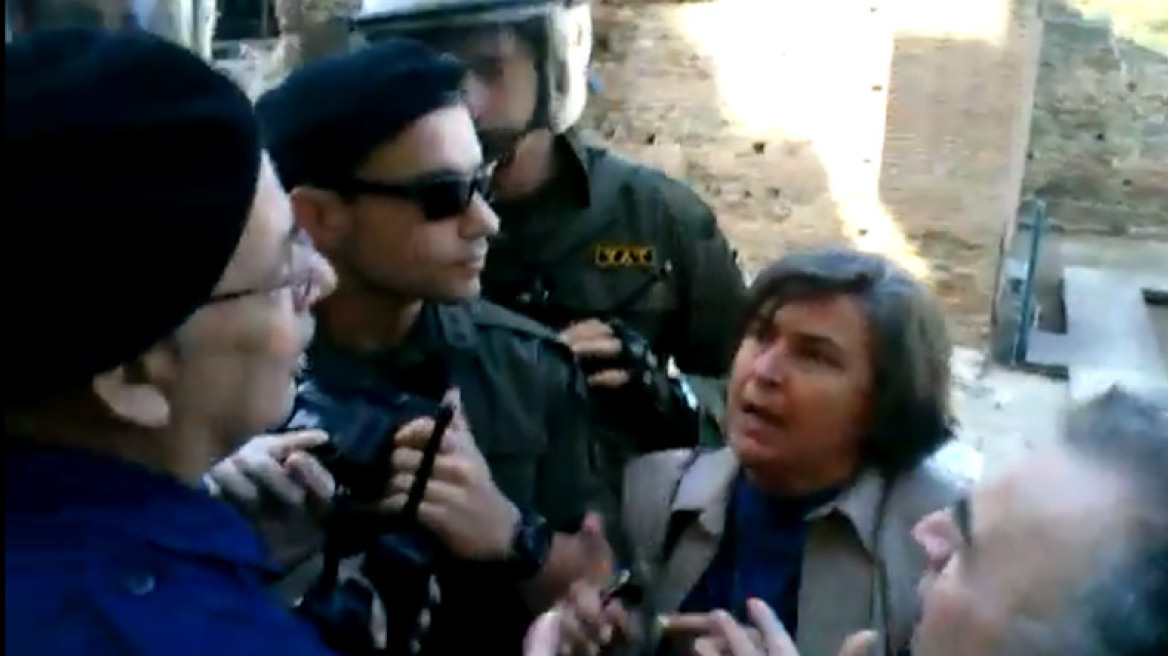 Βουλευτής του ΣΥΡΙΖΑ καταγγέλλει ότι χτυπήθηκε από τα ΜΑΤ