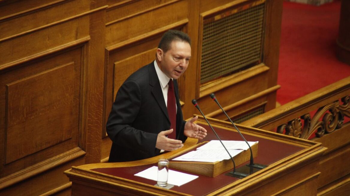 Ο Στουρνάρας απαντά σε Τσίπρα-Παπαρήγα για τον ενιαίο φόρο ακινήτων