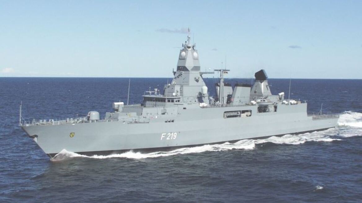 Κρήτη: Γερμανική φρεγάτα στον κόλπο των Χανίων 